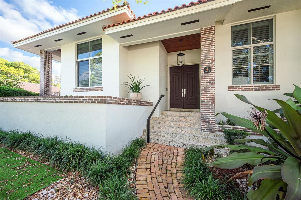 8025 SW 91st Ave, Miami, FL 33173 Photo