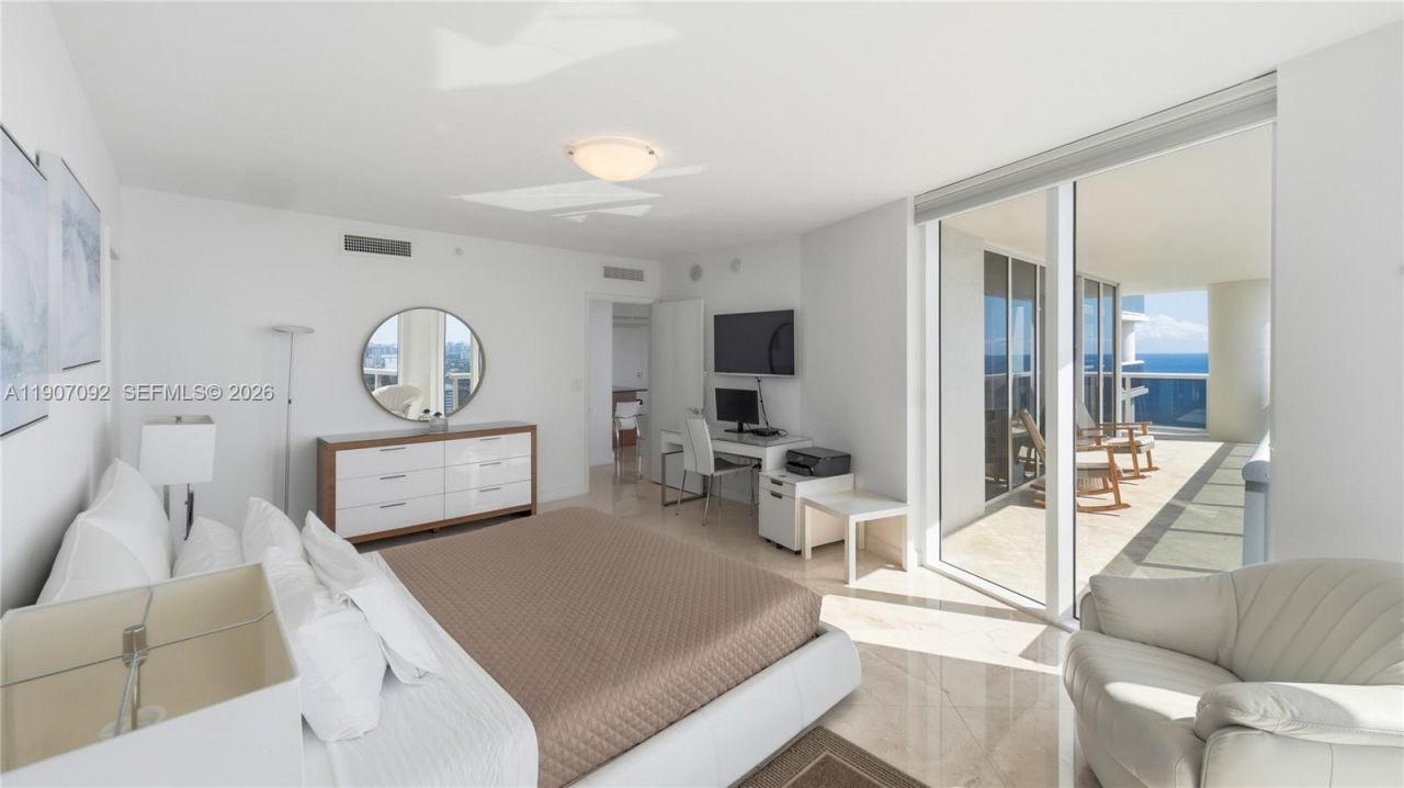 1850 S Ocean Dr, Unit 3805, Hallandale Beach, FL 33009 Photo