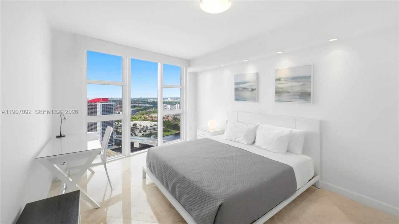 1850 S Ocean Dr, Unit 3805, Hallandale Beach, FL 33009 Photo