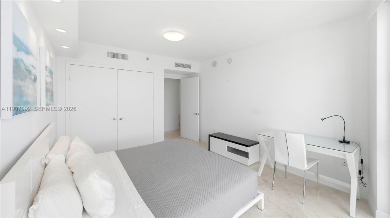 1850 S Ocean Dr, Unit 3805, Hallandale Beach, FL 33009 Photo