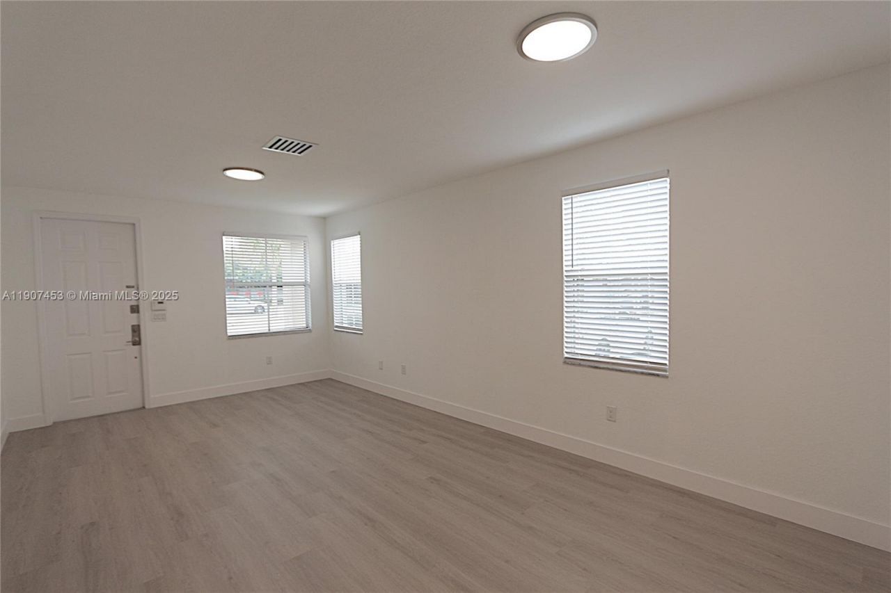 14928 SW 40th St, Miami, FL 33185 Photo