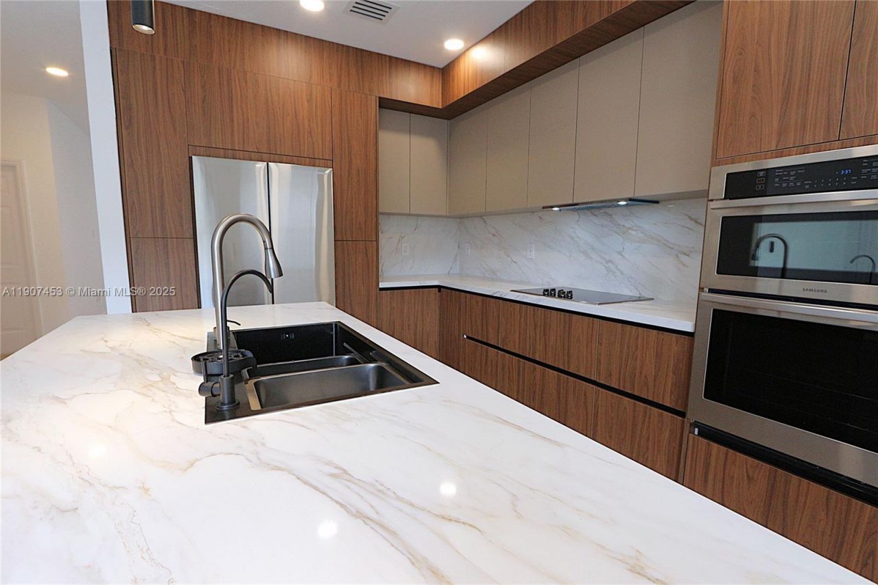 14928 SW 40th St, Miami, FL 33185 Photo