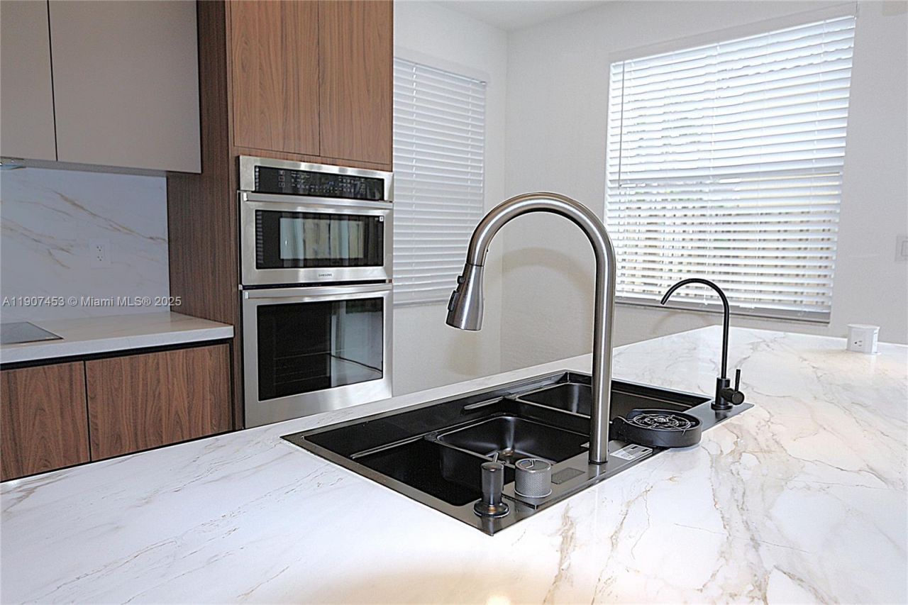 14928 SW 40th St, Miami, FL 33185 Photo