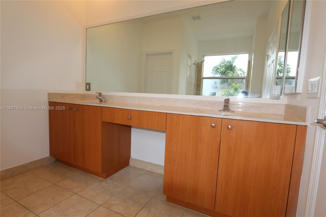 14928 SW 40th St, Miami, FL 33185 Photo