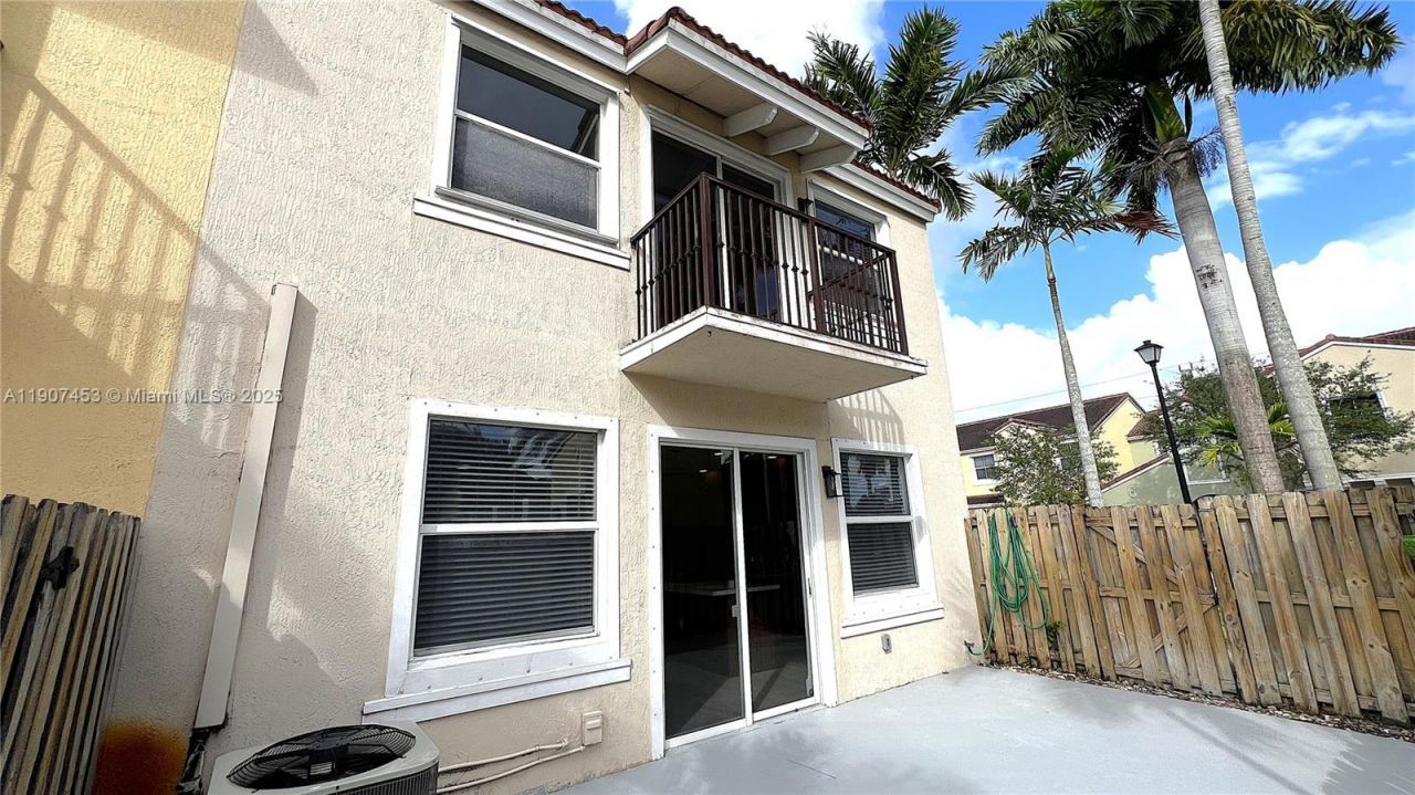 14928 SW 40th St, Miami, FL 33185 Photo