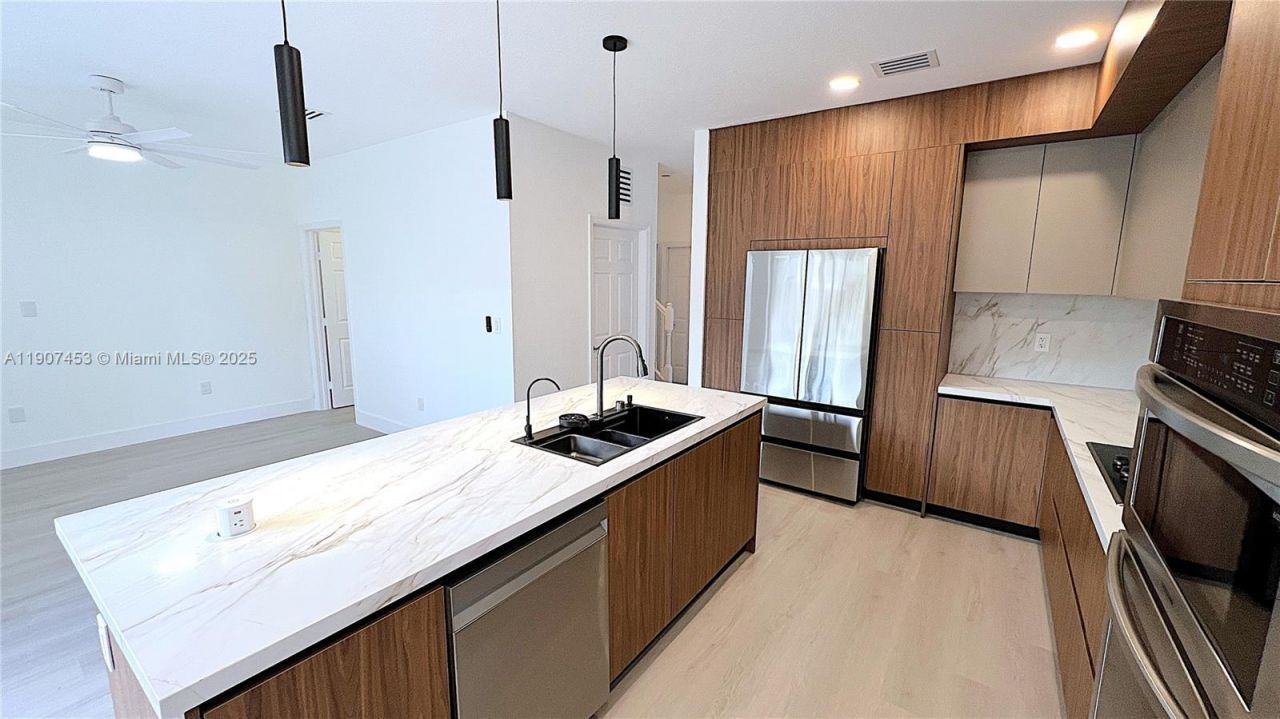 14928 SW 40th St, Miami, FL 33185 Photo