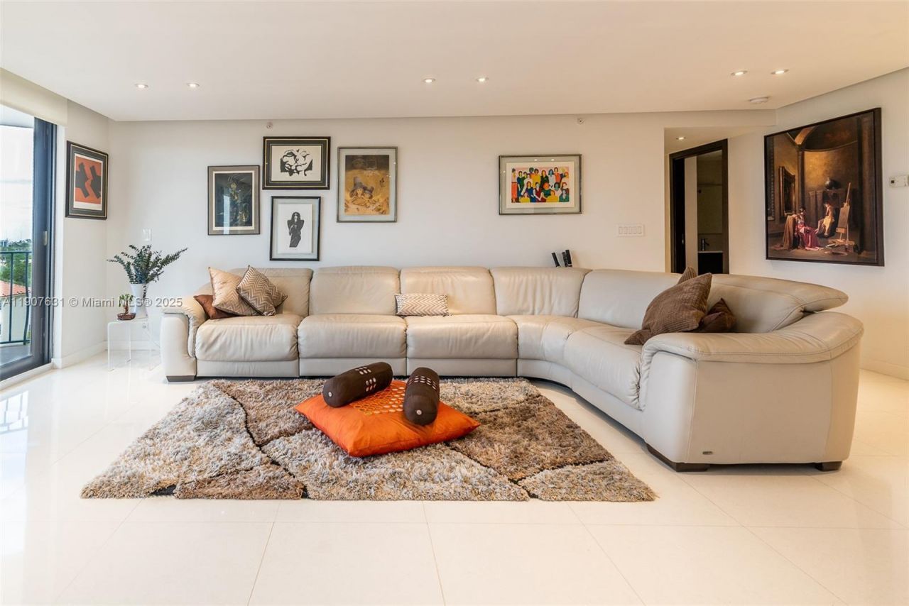 8877 Collins Ave, Unit 604, Surfside, FL 33154 Photo