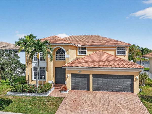 1351 NW 139th Ave, Pembroke Pines, FL 33028