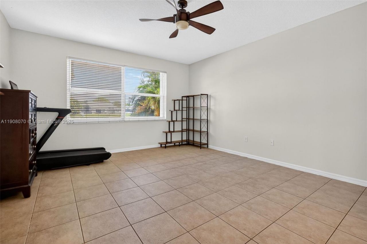 1351 NW 139th Ave, Pembroke Pines, FL 33028 Photo