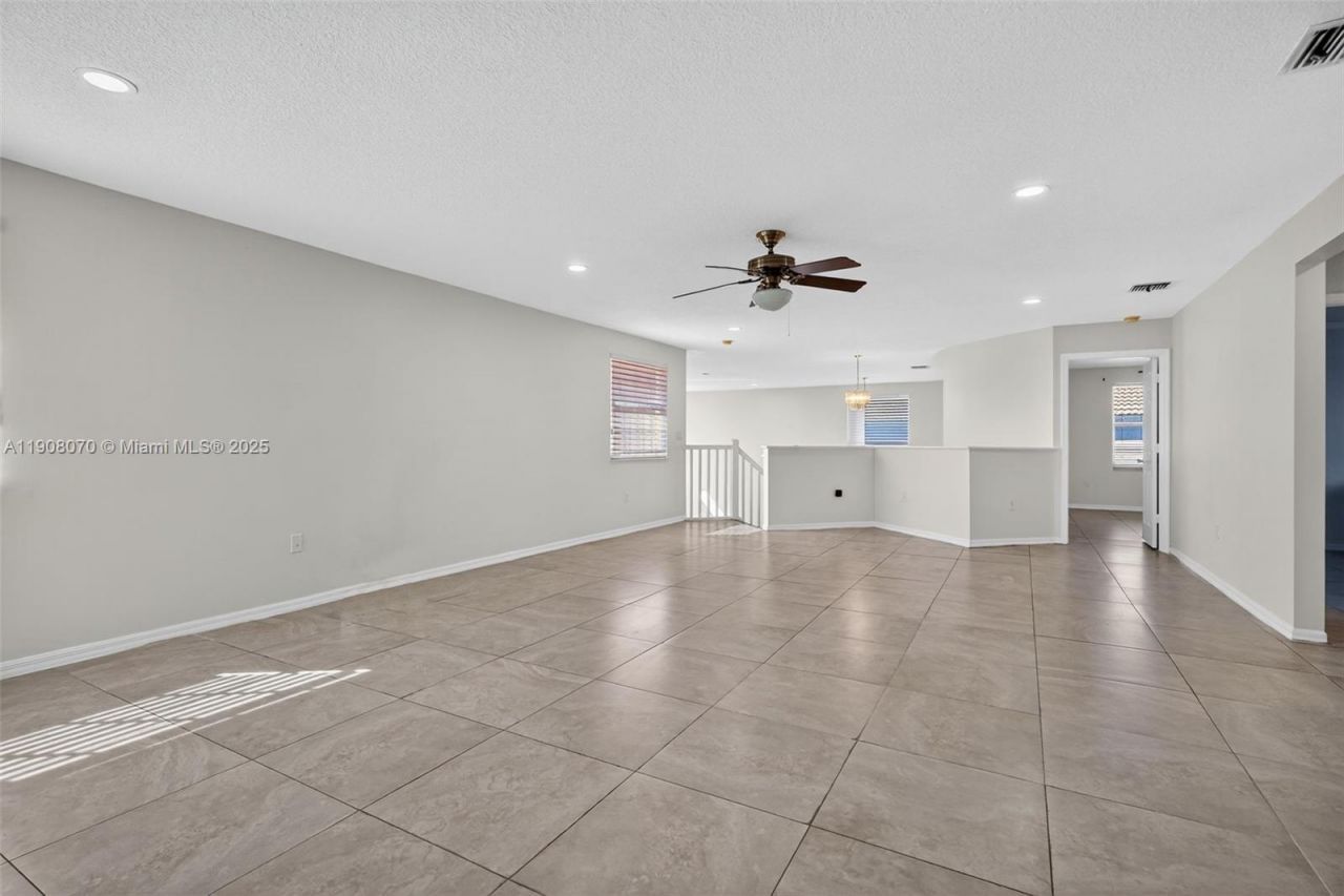 1351 NW 139th Ave, Pembroke Pines, FL 33028 Photo