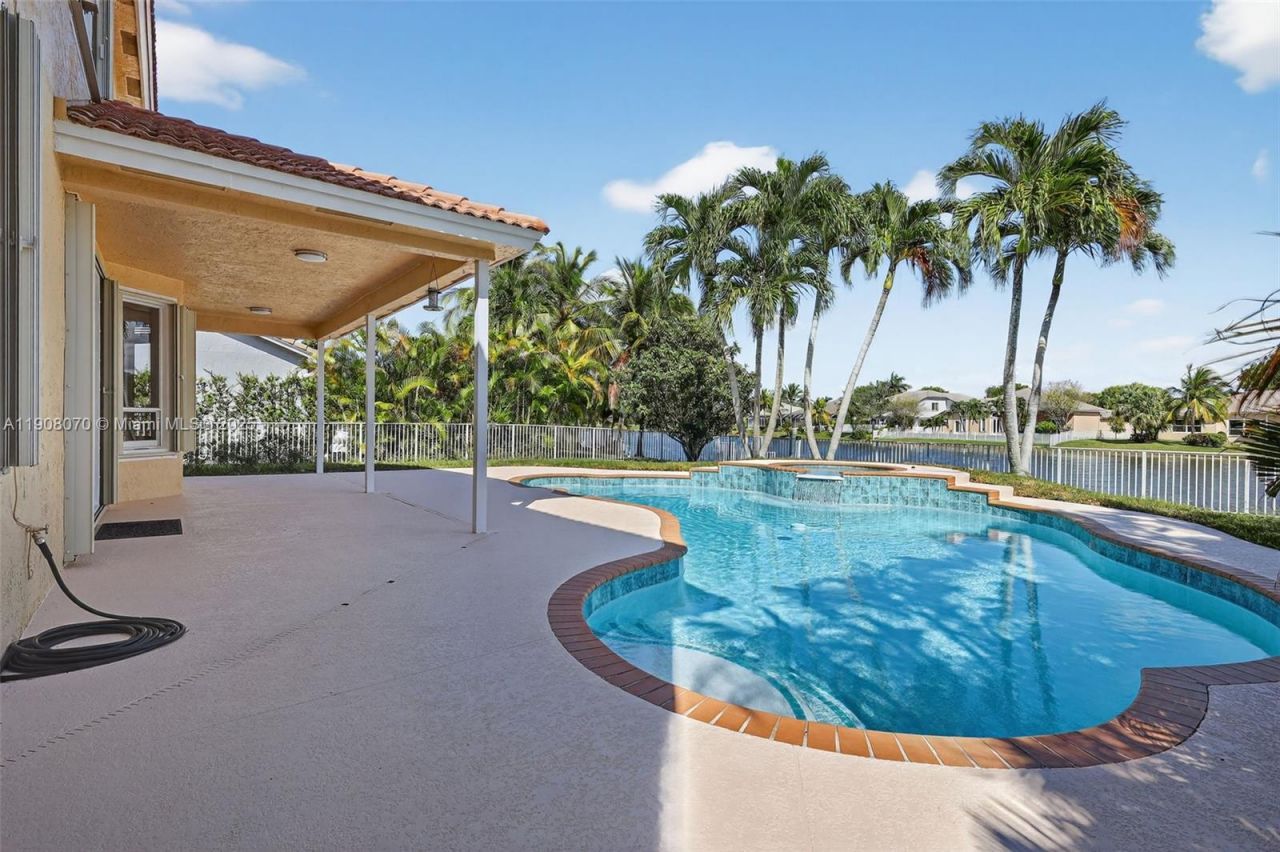 1351 NW 139th Ave, Pembroke Pines, FL 33028 Photo