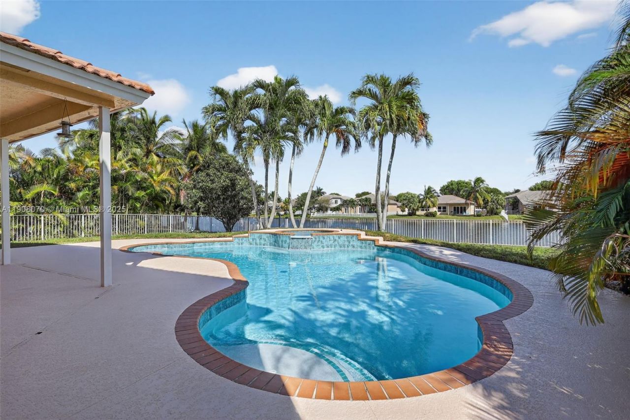 1351 NW 139th Ave, Pembroke Pines, FL 33028 Photo