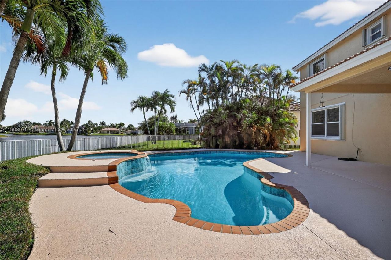 1351 NW 139th Ave, Pembroke Pines, FL 33028 Photo