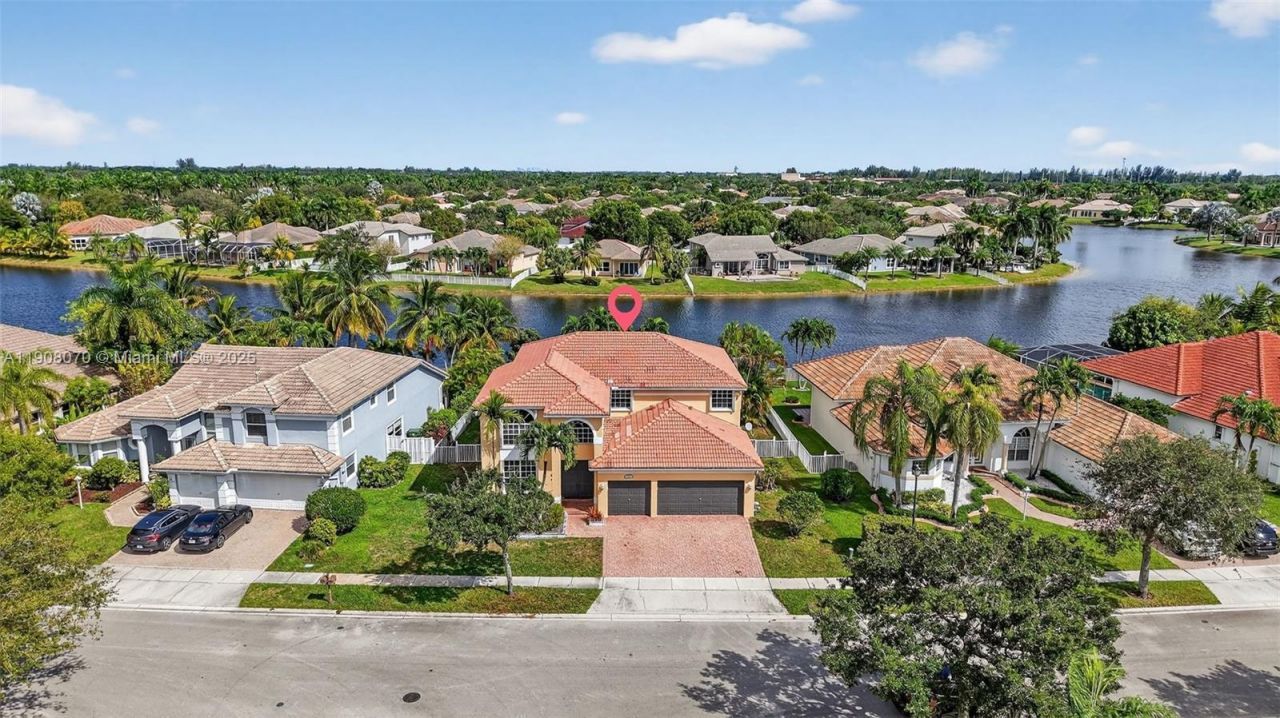 1351 NW 139th Ave, Pembroke Pines, FL 33028 Photo