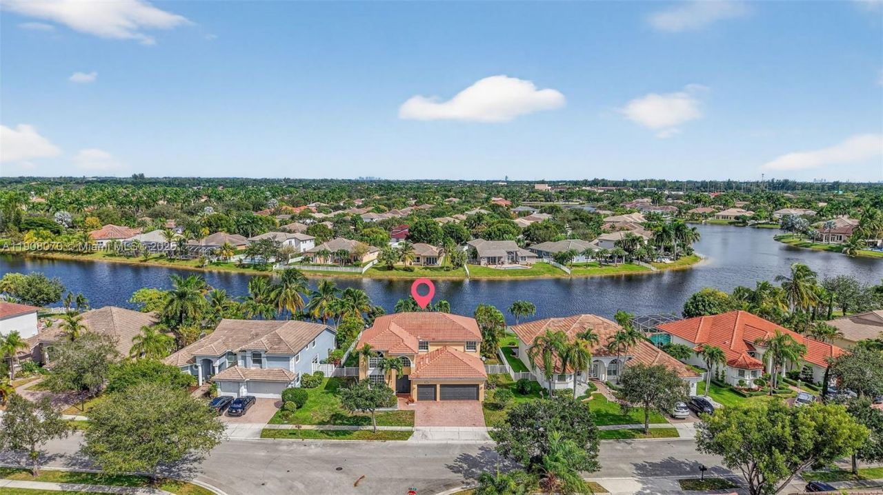 1351 NW 139th Ave, Pembroke Pines, FL 33028 Photo