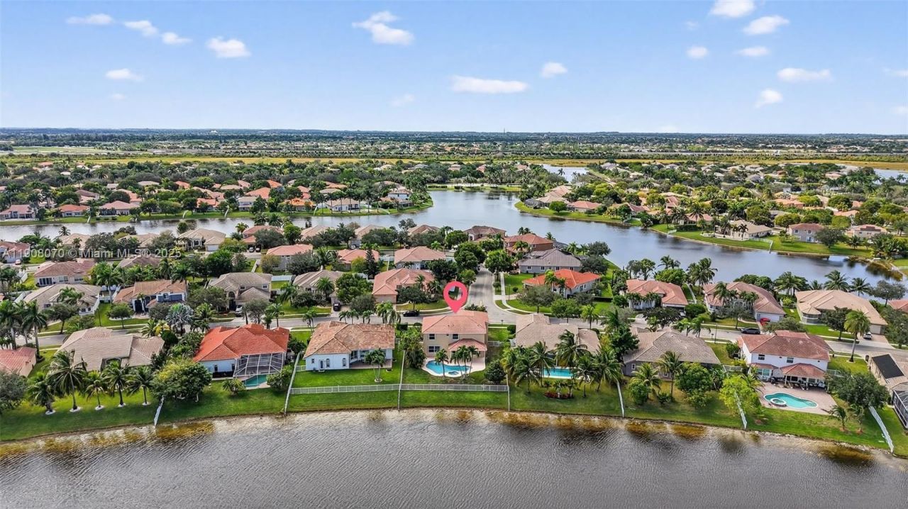 1351 NW 139th Ave, Pembroke Pines, FL 33028 Photo