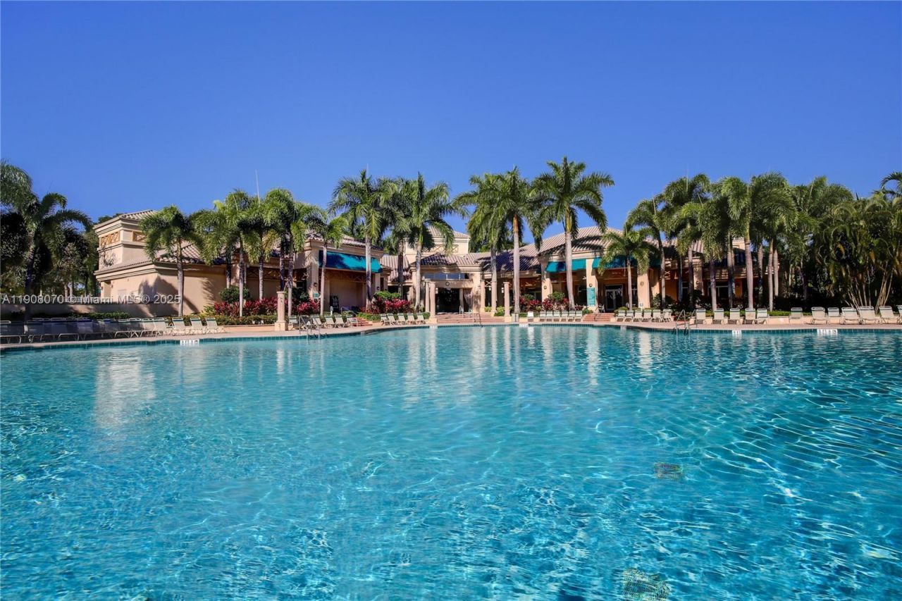 1351 NW 139th Ave, Pembroke Pines, FL 33028 Photo