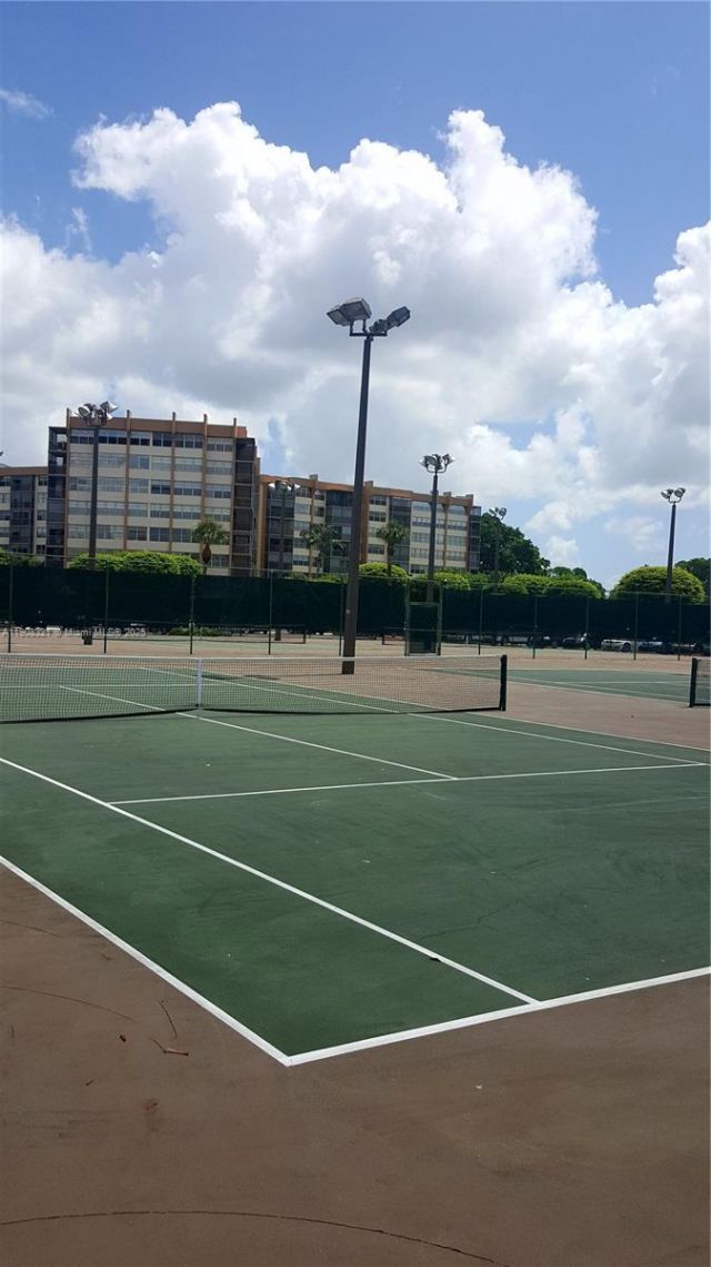 1000 Sain Charles Place, Unit 604, Pembroke Pines, FL 33026 Photo