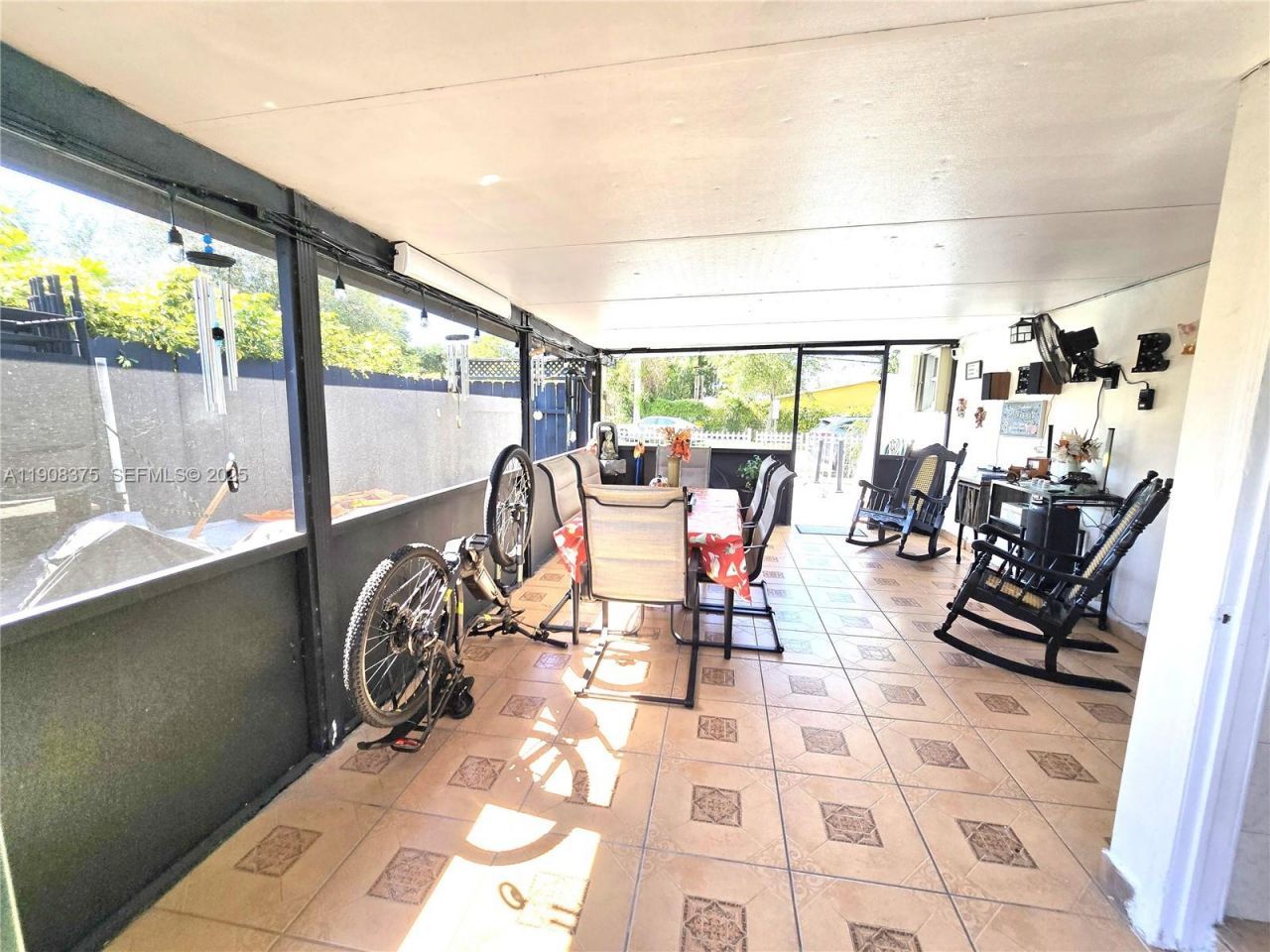 11152 SW 7th St, Sweetwater, FL 33174 Photo