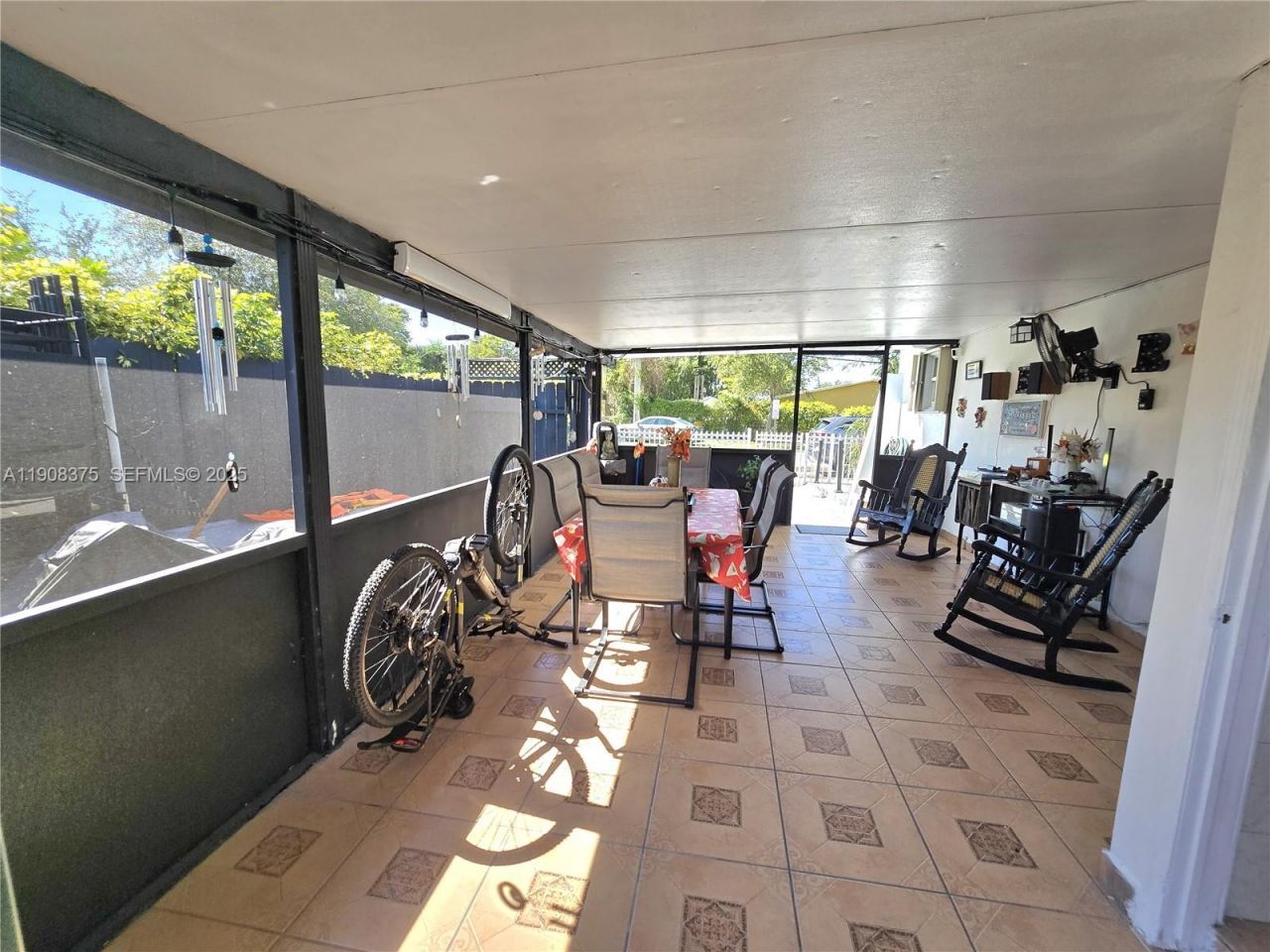 11152 SW 7th St, Sweetwater, FL 33174 Photo