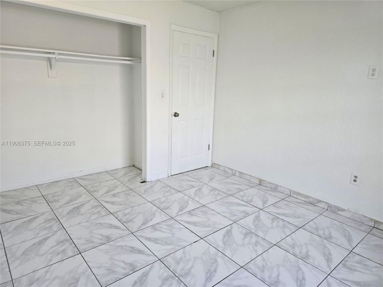 11152 SW 7th St, Sweetwater, FL 33174 Photo