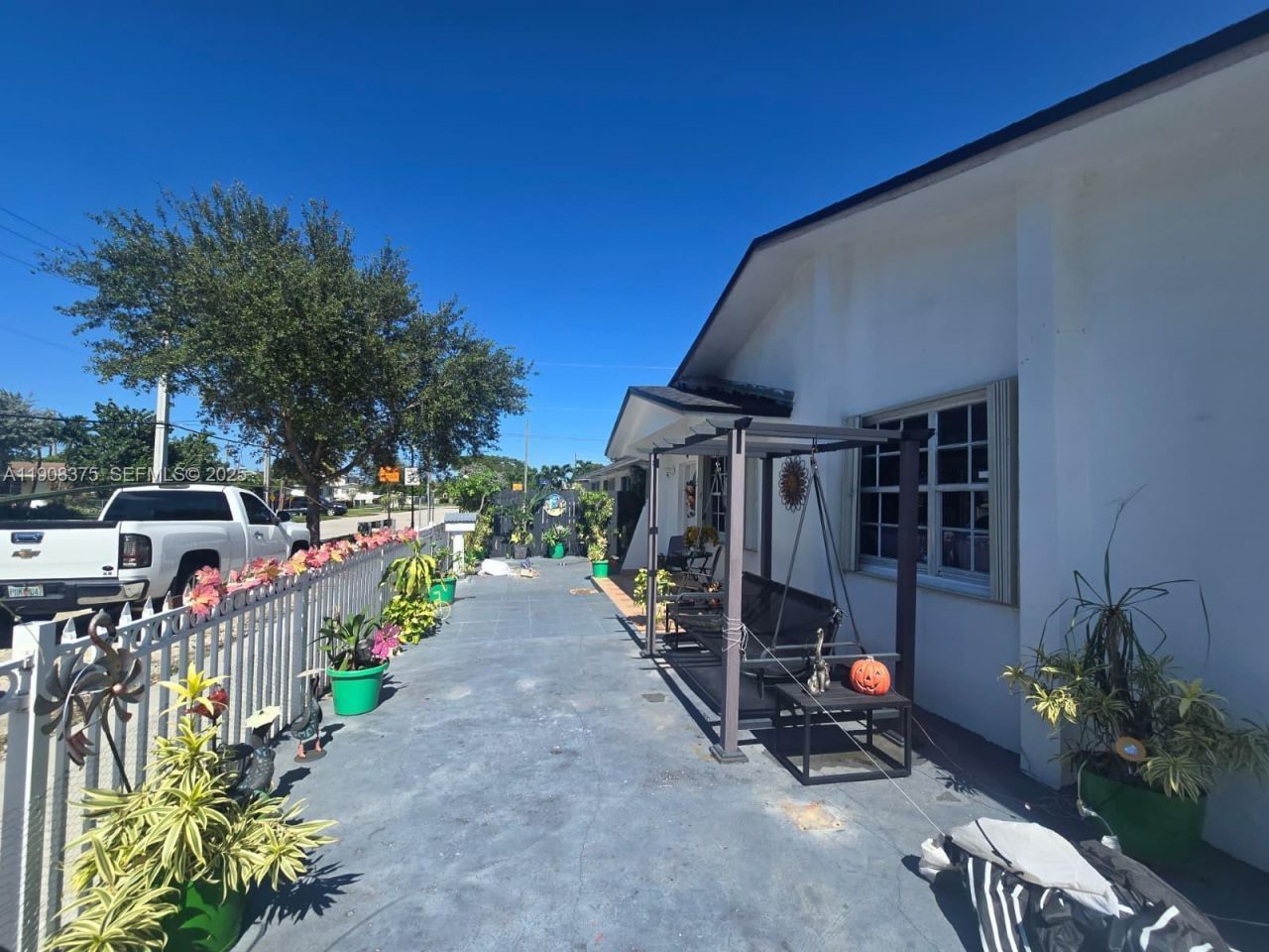 11152 SW 7th St, Sweetwater, FL 33174 Photo