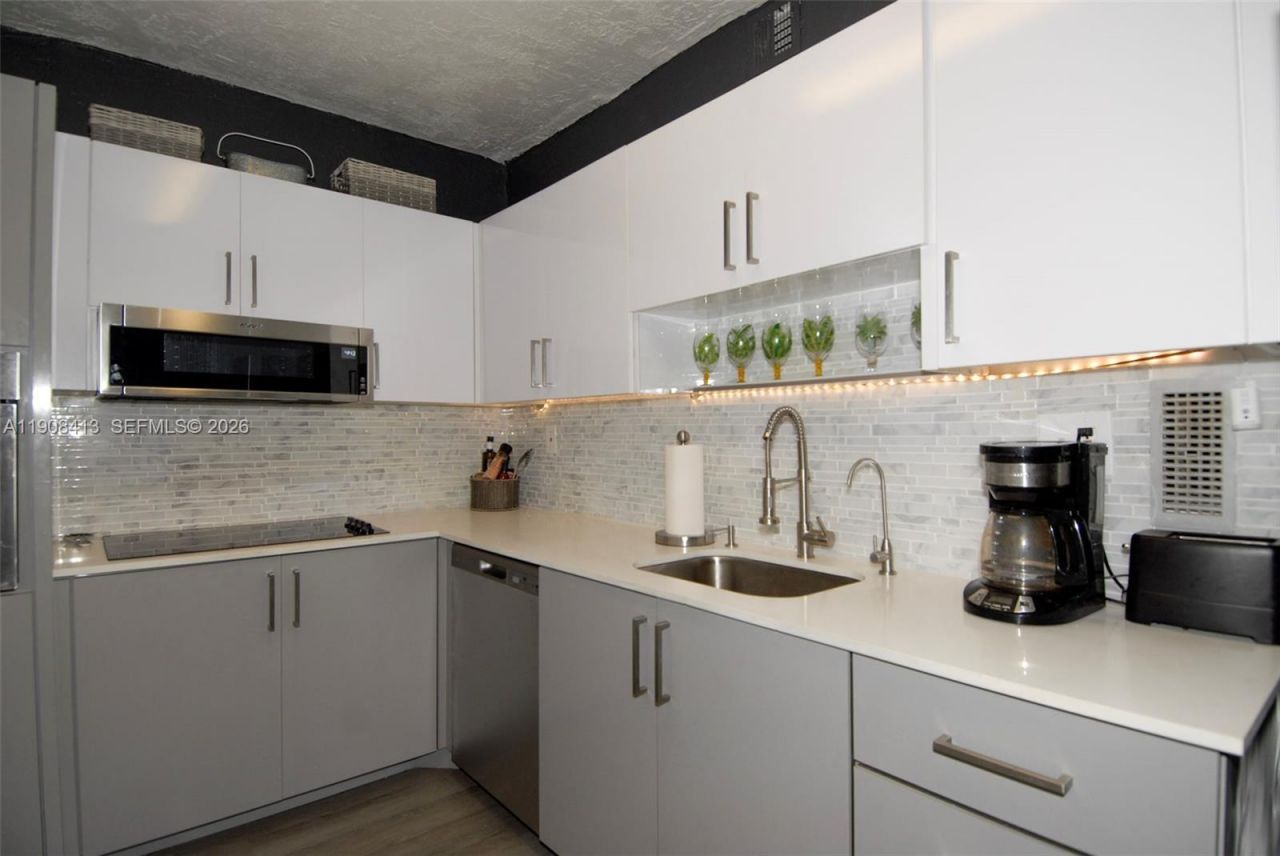 4250 Galt Ocean Dr, Unit 2J, Fort Lauderdale, FL 33308 Photo