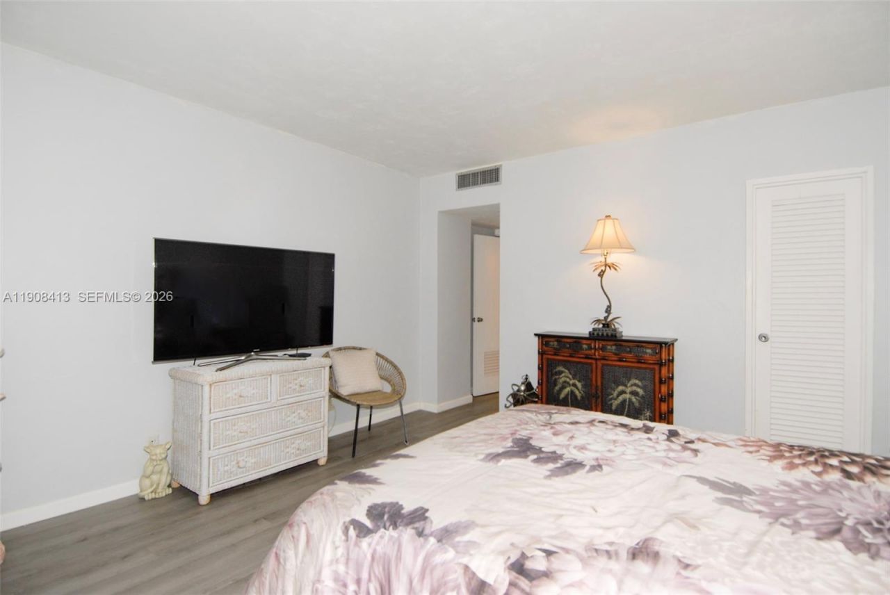 4250 Galt Ocean Dr, Unit 2J, Fort Lauderdale, FL 33308 Photo