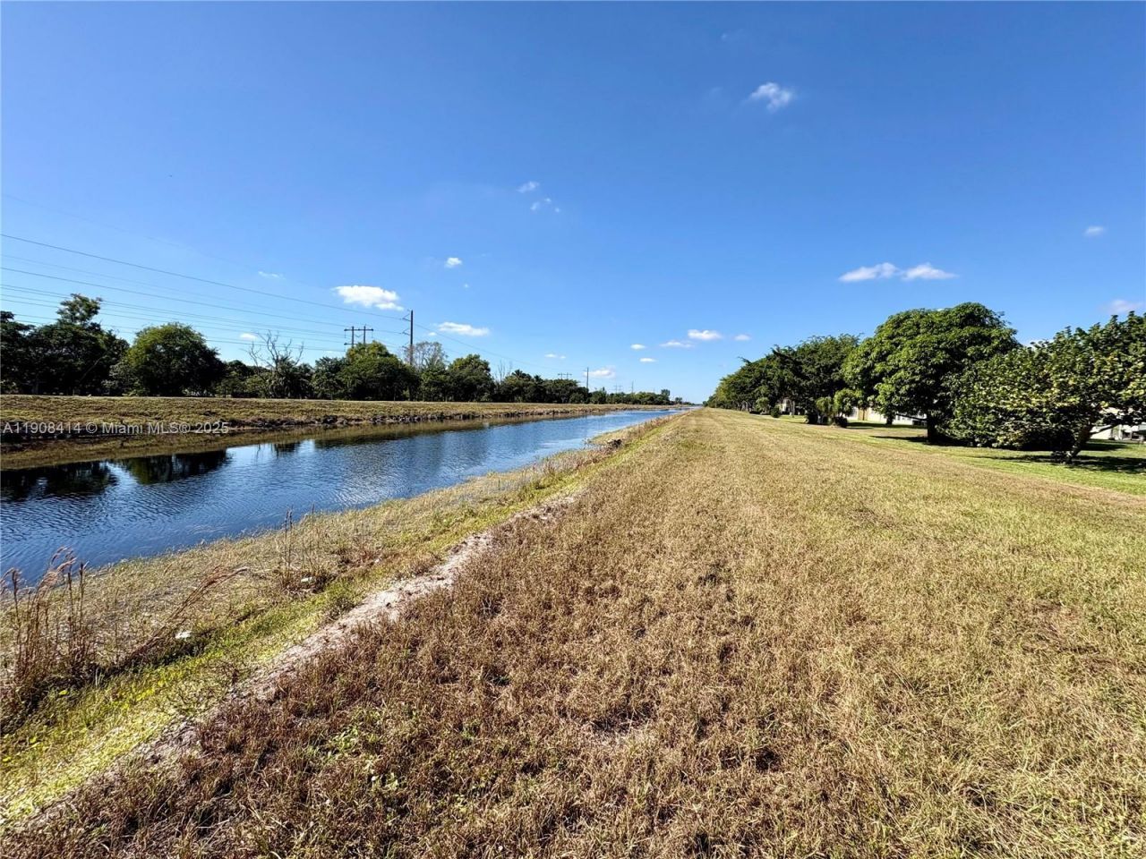 7310 NW 1st St, Unit 105, Margate, FL 33063 Photo