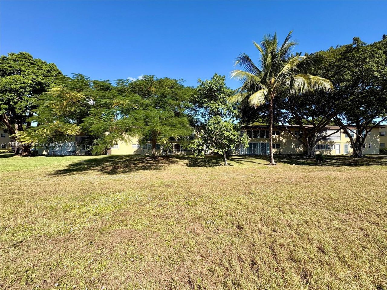 7310 NW 1st St, Unit 105, Margate, FL 33063 Photo