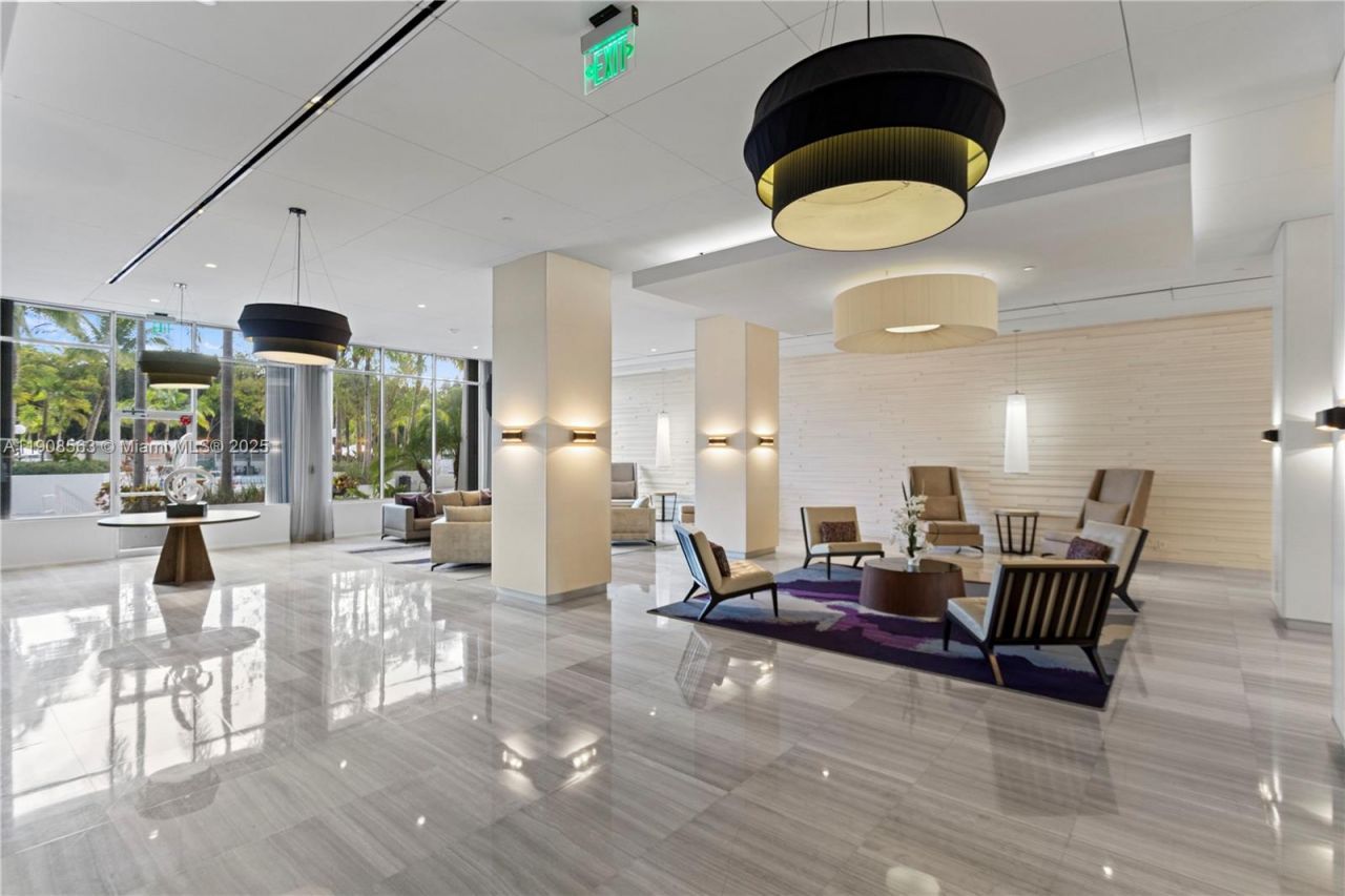 100 Bayview Dr, Unit 227, Sunny Isles Beach, FL 33160 Photo