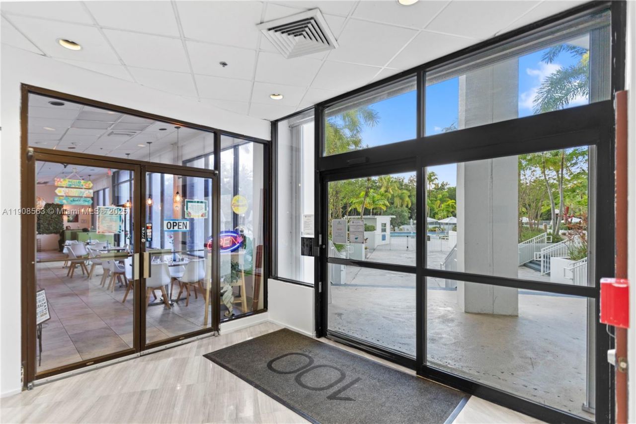 100 Bayview Dr, Unit 227, Sunny Isles Beach, FL 33160 Photo