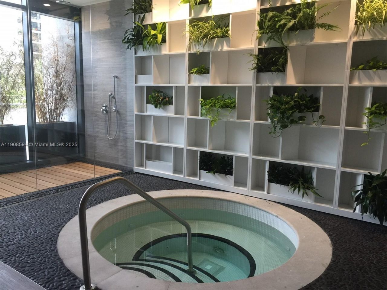 45 SW 9 St, Unit 1402, Miami, FL 33131 Photo