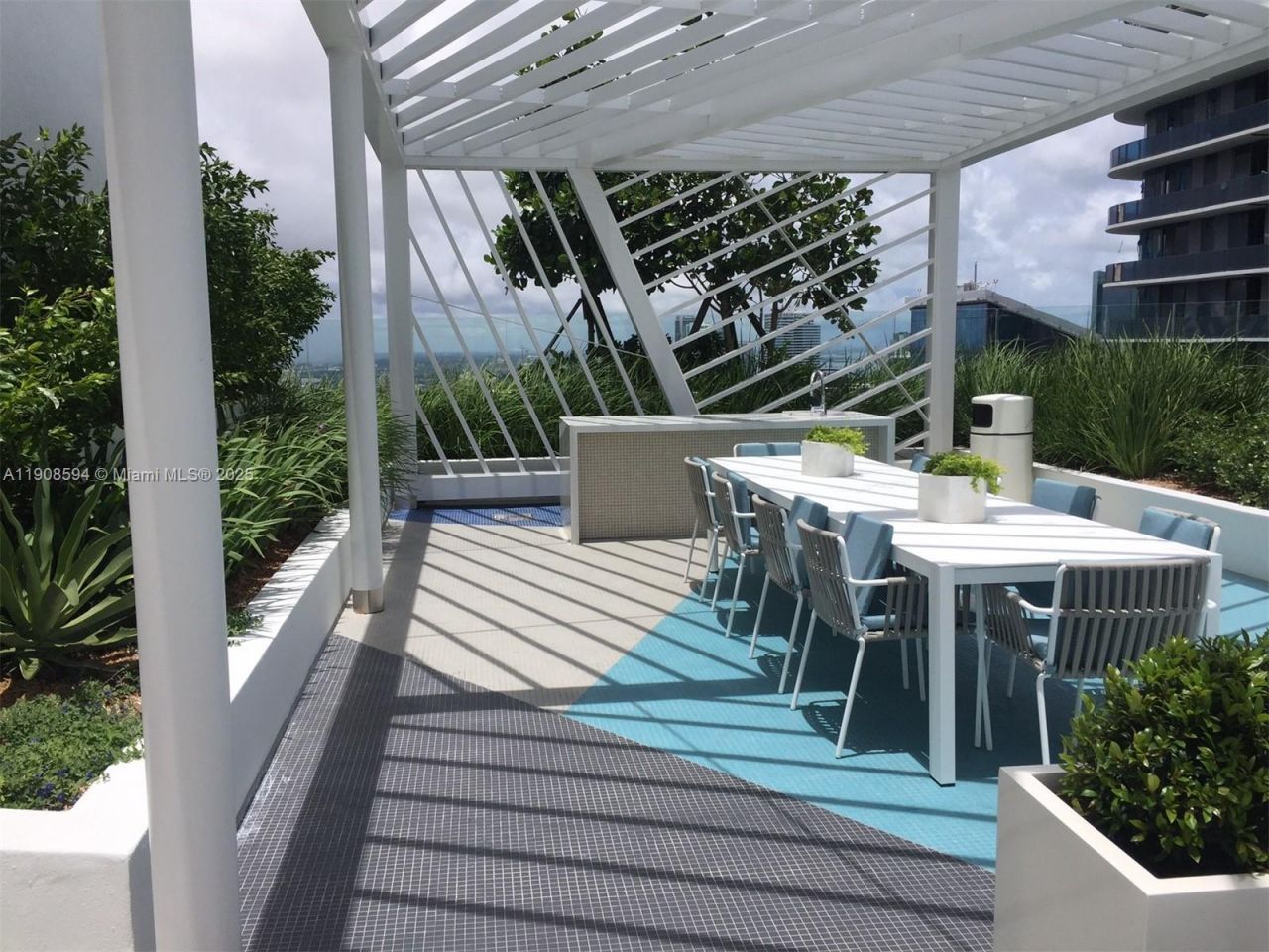 45 SW 9 St, Unit 1402, Miami, FL 33131 Photo