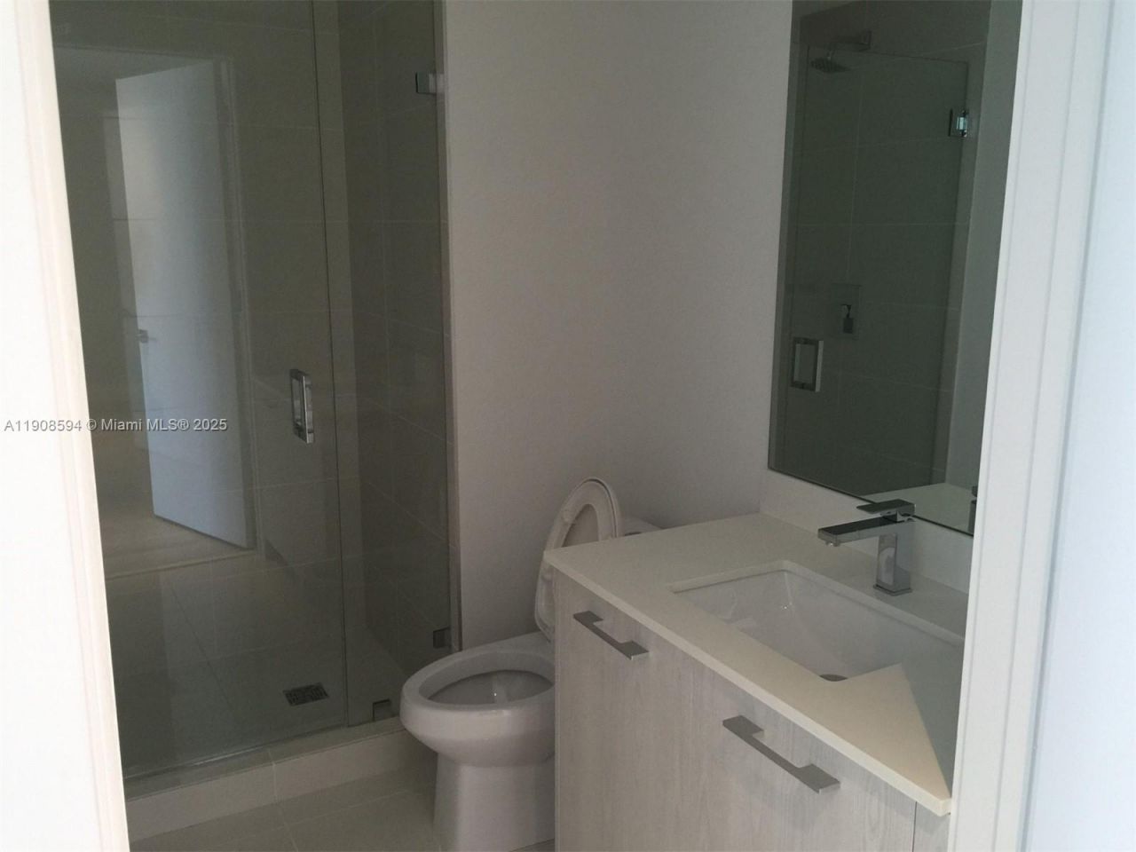 45 SW 9 St, Unit 1402, Miami, FL 33131 Photo