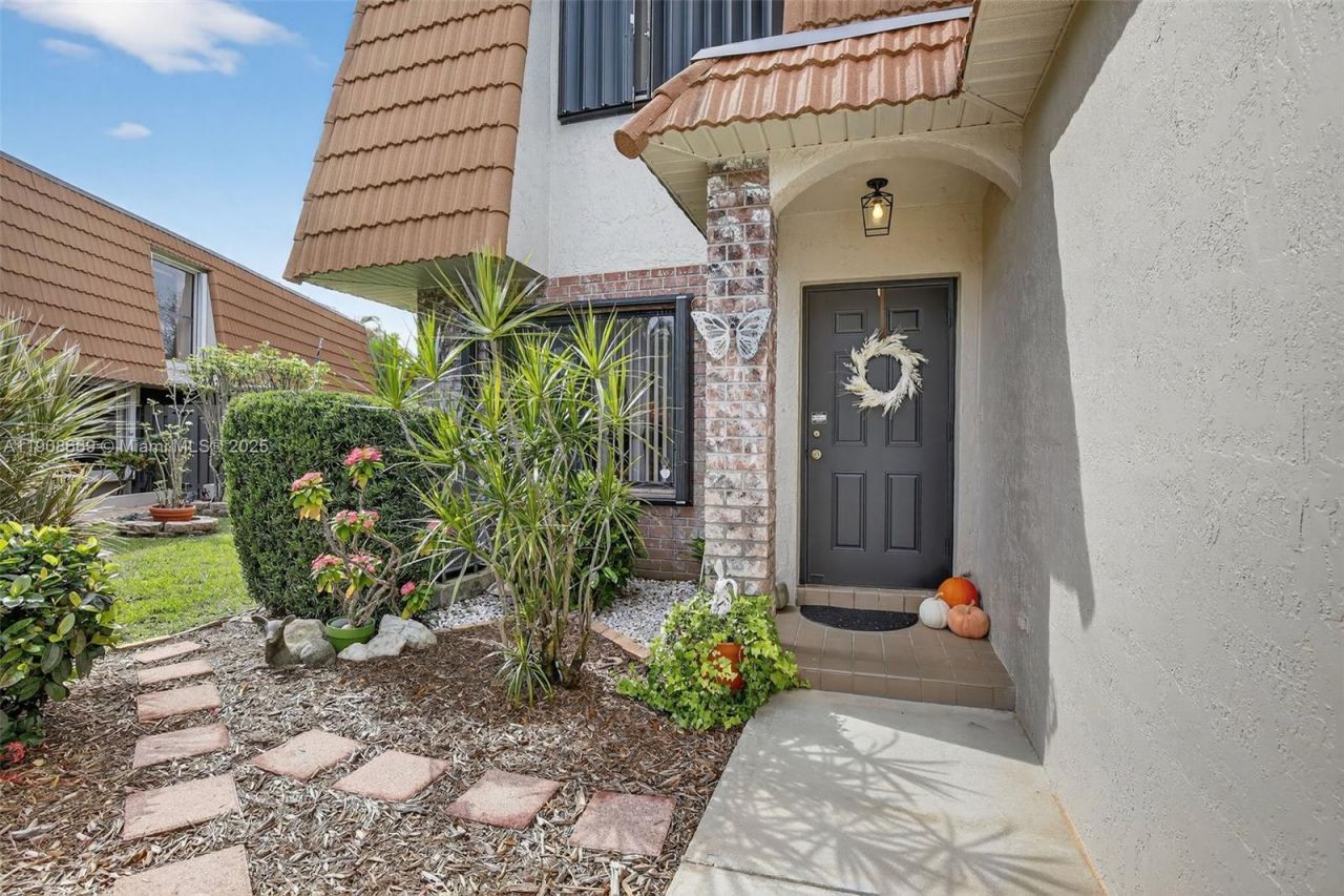 1413 SW 109th Way, Davie, FL 33324 Photo