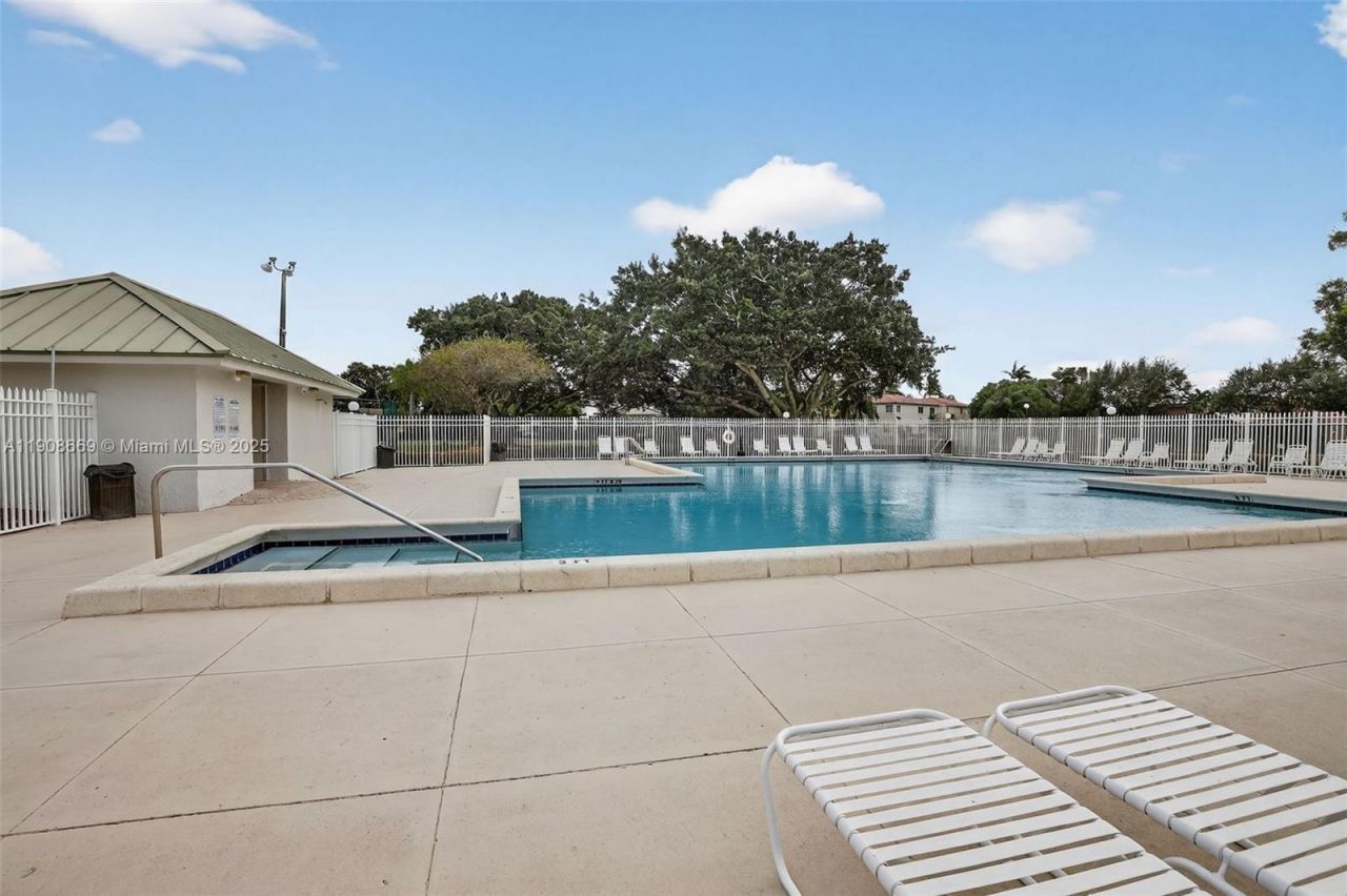 1413 SW 109th Way, Davie, FL 33324 Photo