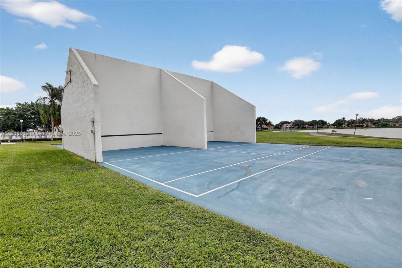 1413 SW 109th Way, Davie, FL 33324 Photo