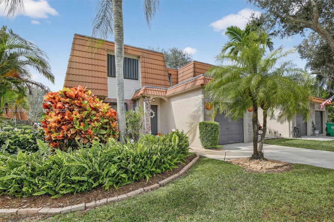 1413 SW 109th Way, Davie, FL 33324 Photo