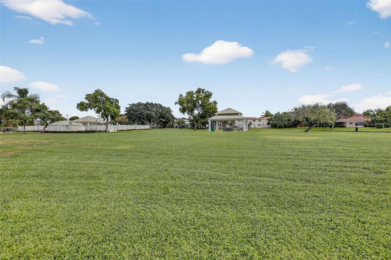 1413 SW 109th Way, Davie, FL 33324 Photo