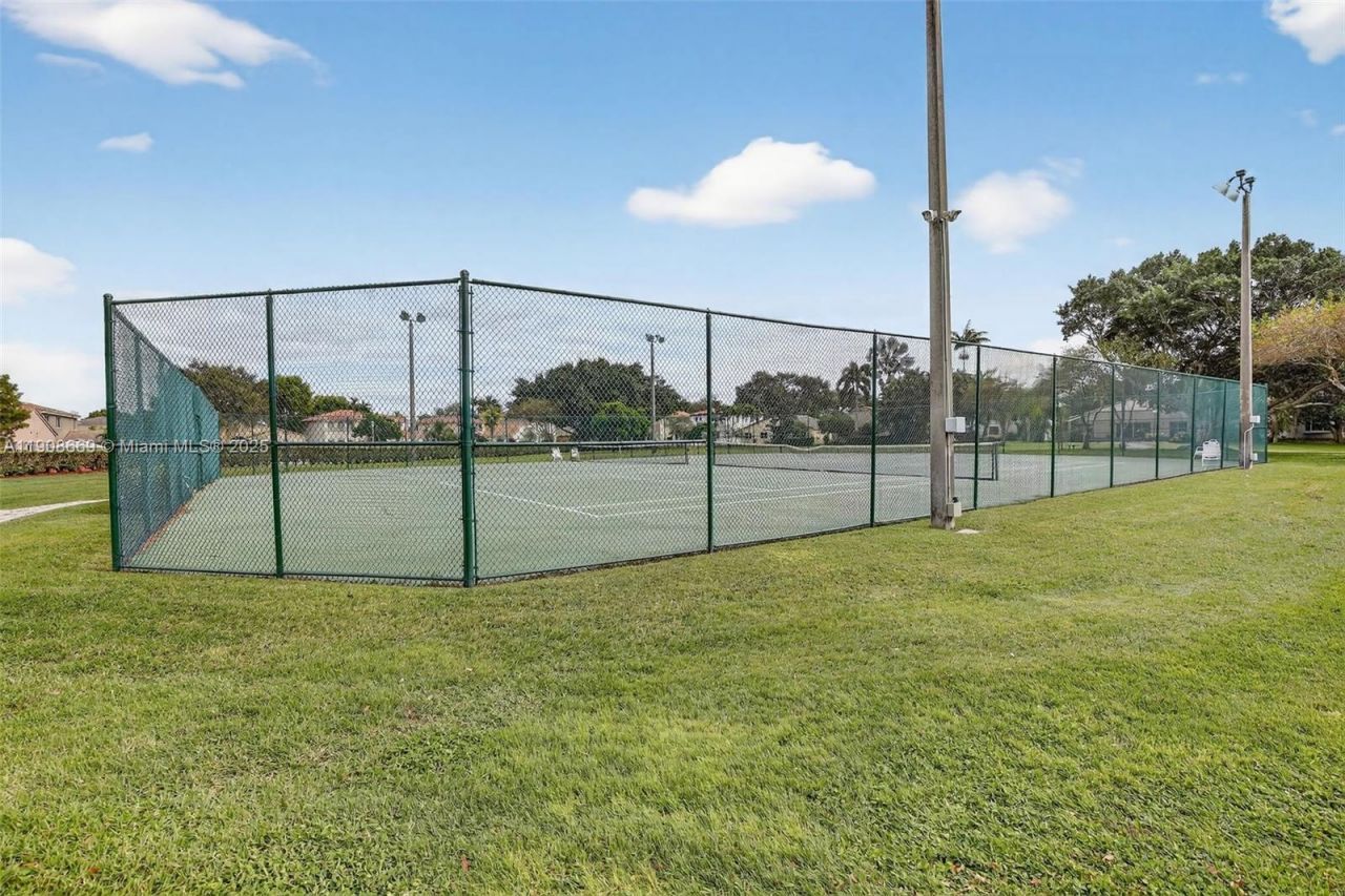 1413 SW 109th Way, Davie, FL 33324 Photo