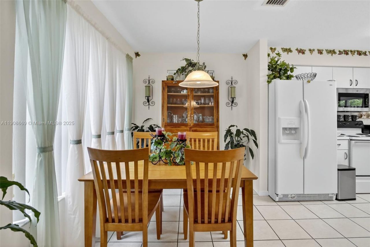 1413 SW 109th Way, Davie, FL 33324 Photo