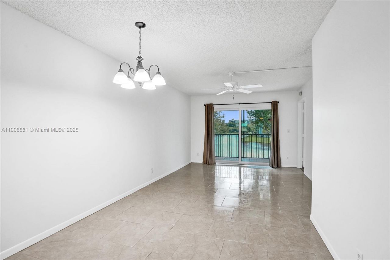2220 N Cypress Bend Dr, Unit 310, Pompano Beach, FL 33069 Photo
