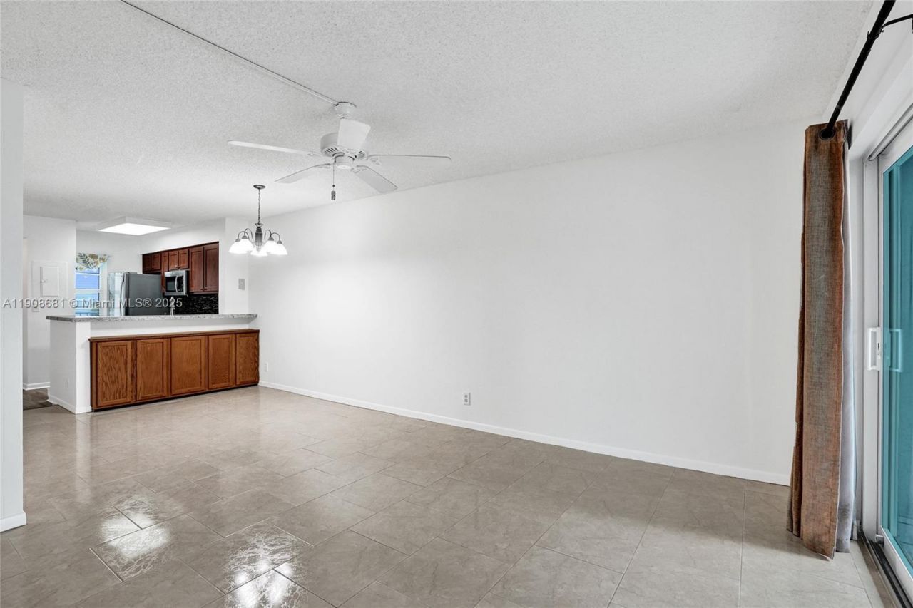 2220 N Cypress Bend Dr, Unit 310, Pompano Beach, FL 33069 Photo