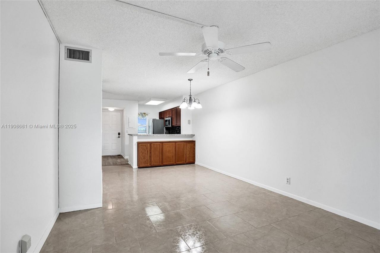 2220 N Cypress Bend Dr, Unit 310, Pompano Beach, FL 33069 Photo