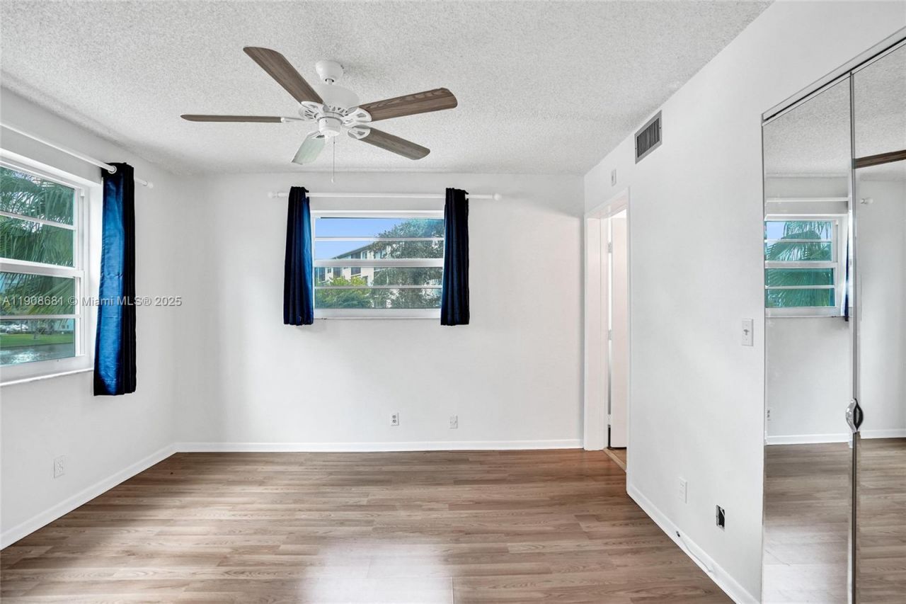 2220 N Cypress Bend Dr, Unit 310, Pompano Beach, FL 33069 Photo