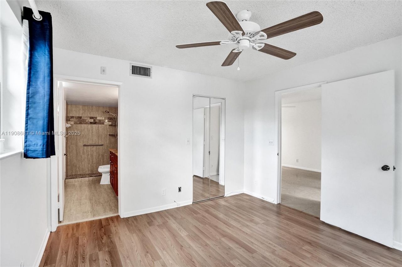 2220 N Cypress Bend Dr, Unit 310, Pompano Beach, FL 33069 Photo