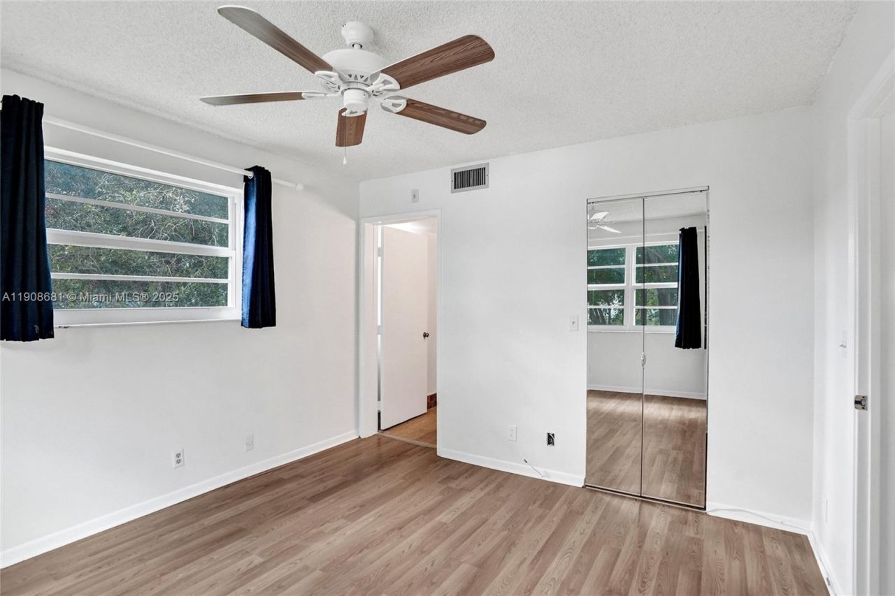 2220 N Cypress Bend Dr, Unit 310, Pompano Beach, FL 33069 Photo