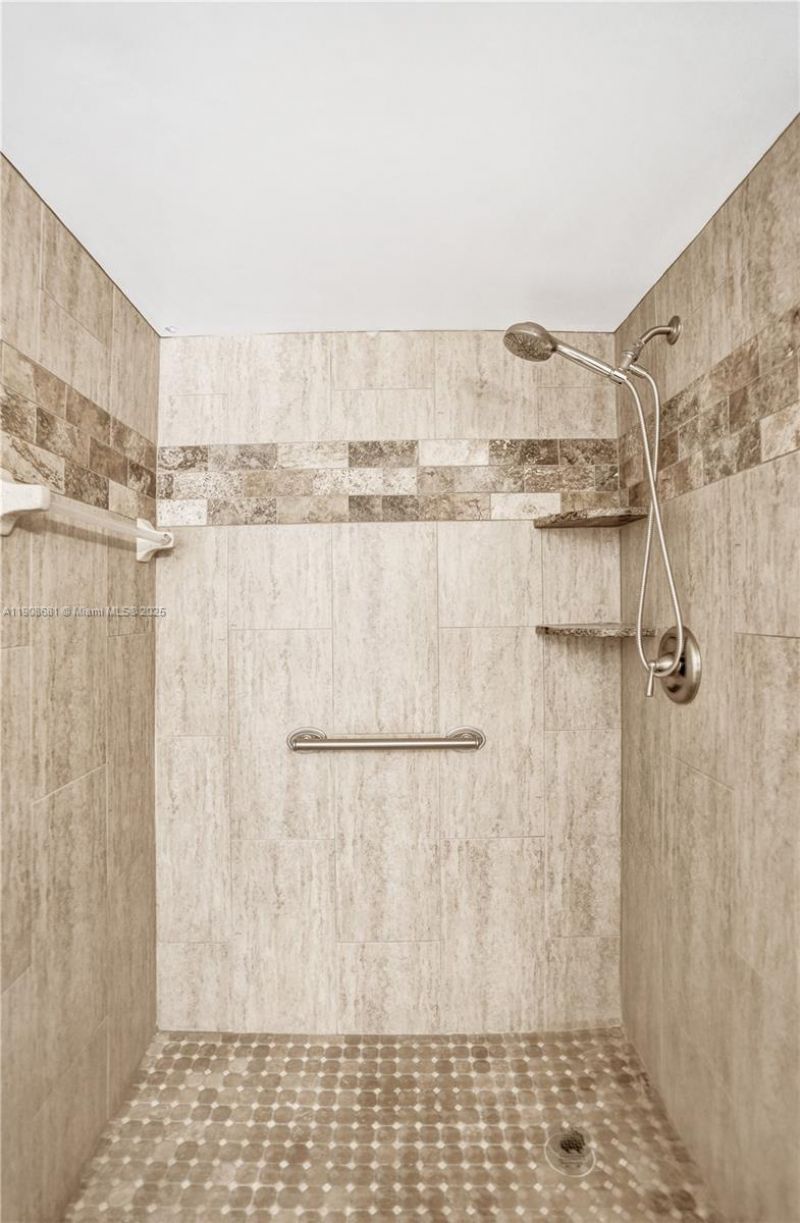 2220 N Cypress Bend Dr, Unit 310, Pompano Beach, FL 33069 Photo