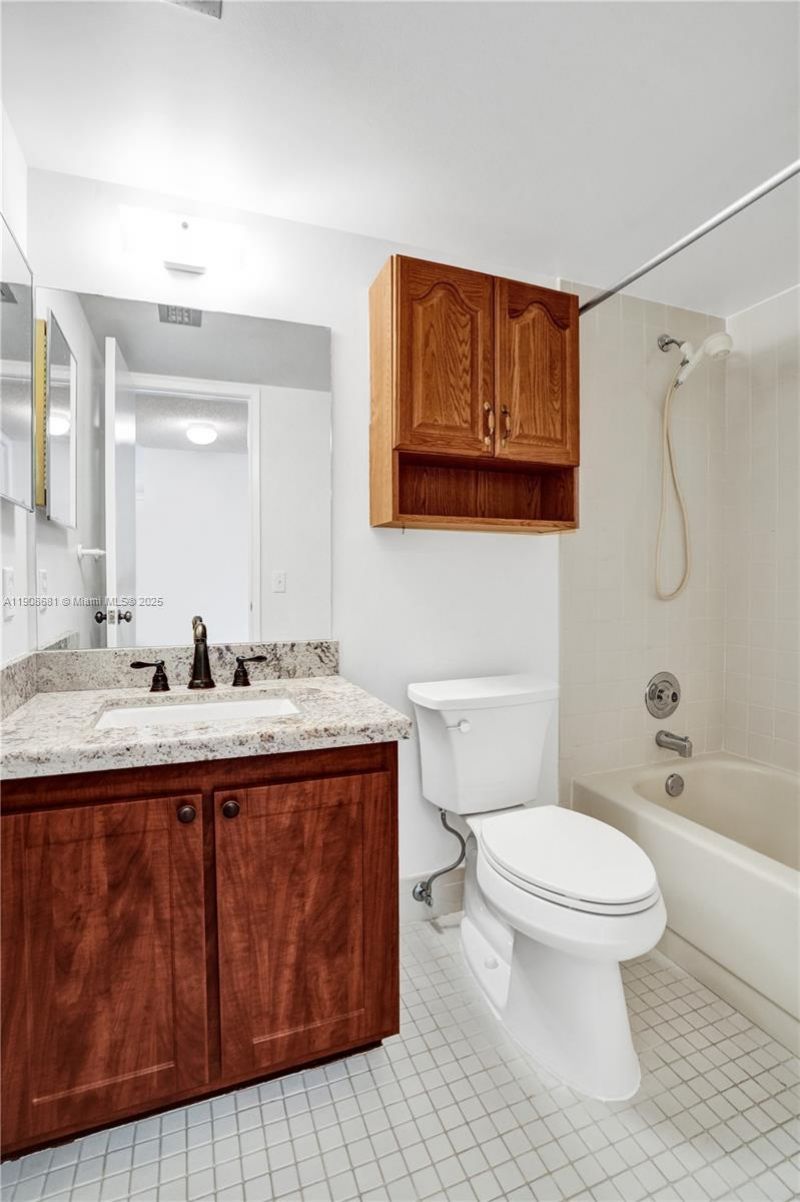 2220 N Cypress Bend Dr, Unit 310, Pompano Beach, FL 33069 Photo